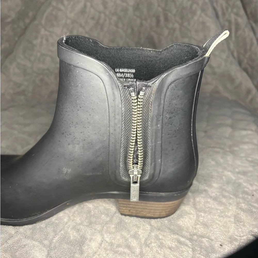 Trendy Lucky Brand Black Rubber Ankle Rain Boots with Zipper & Short Heel